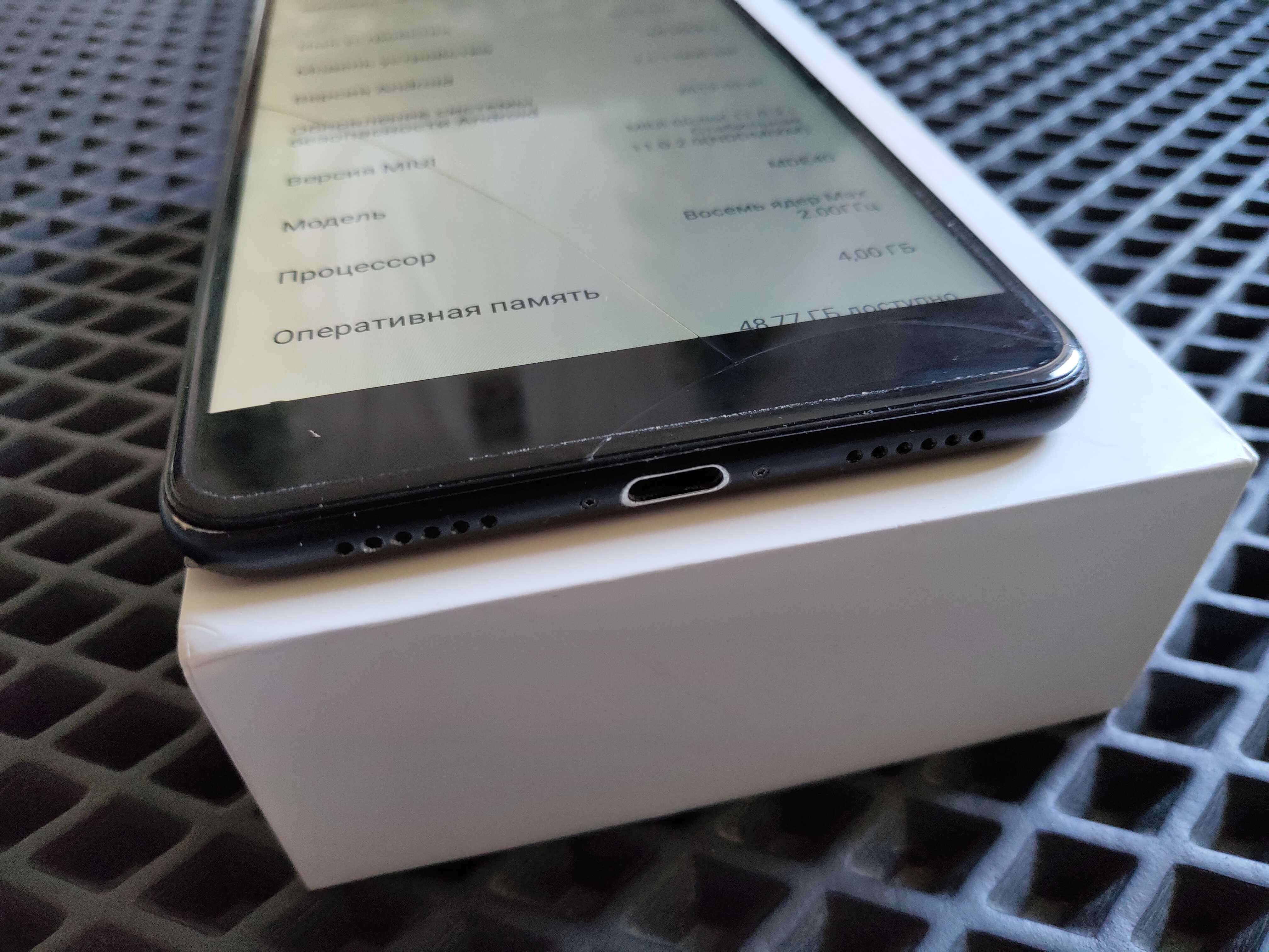 Смартфон Xiaomi MI Max2