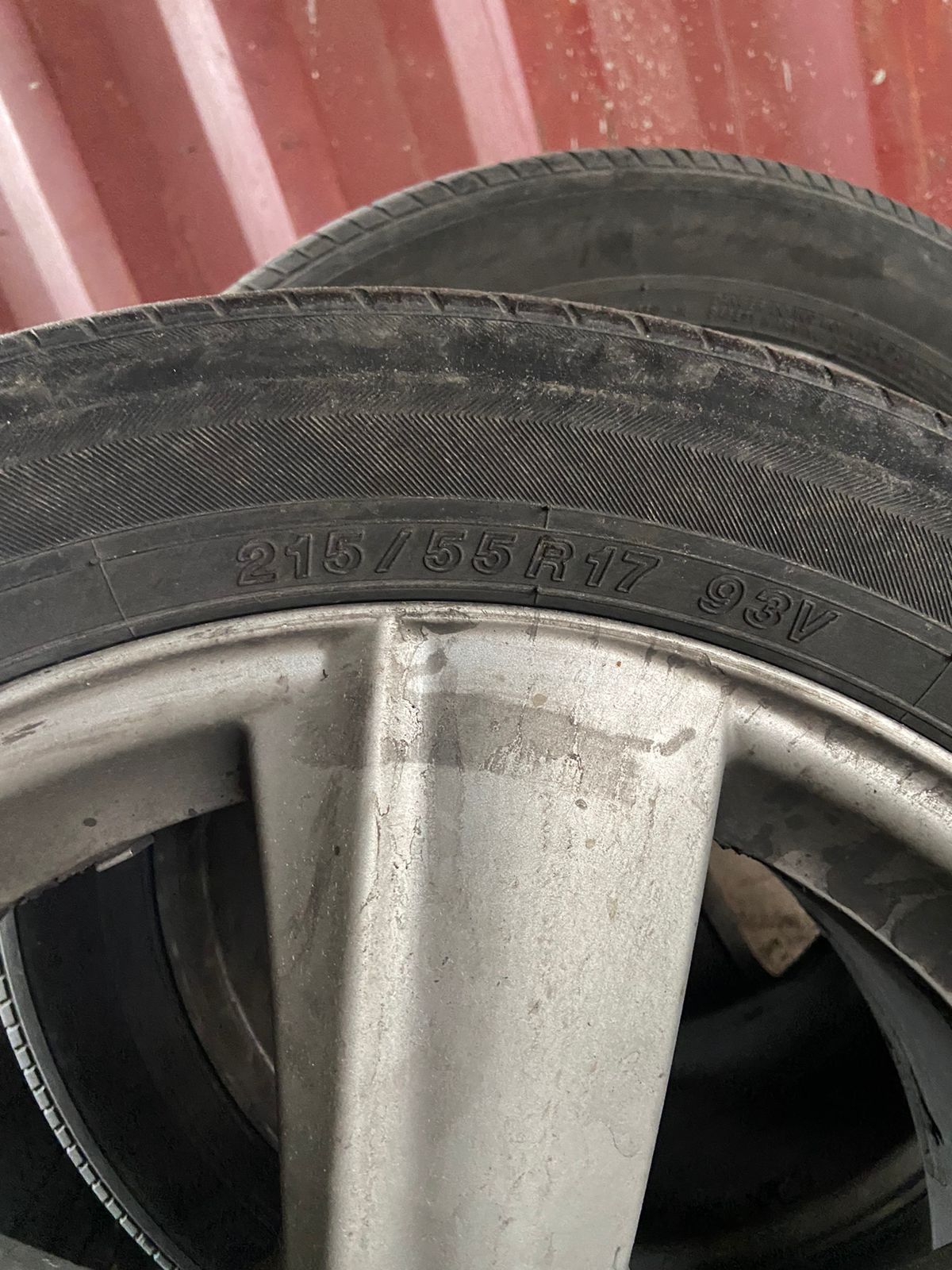 Продам 4 летних покрышки и 4 зимних покрышек