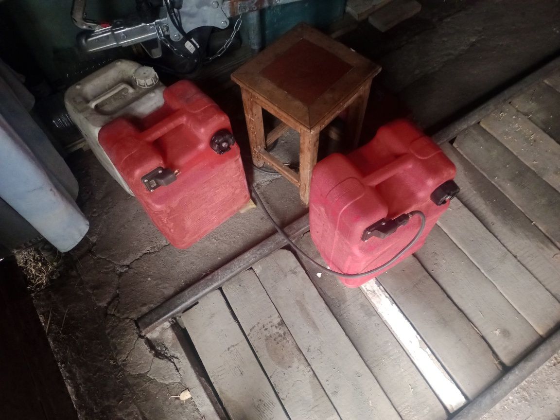Продам лодку с двигателем
