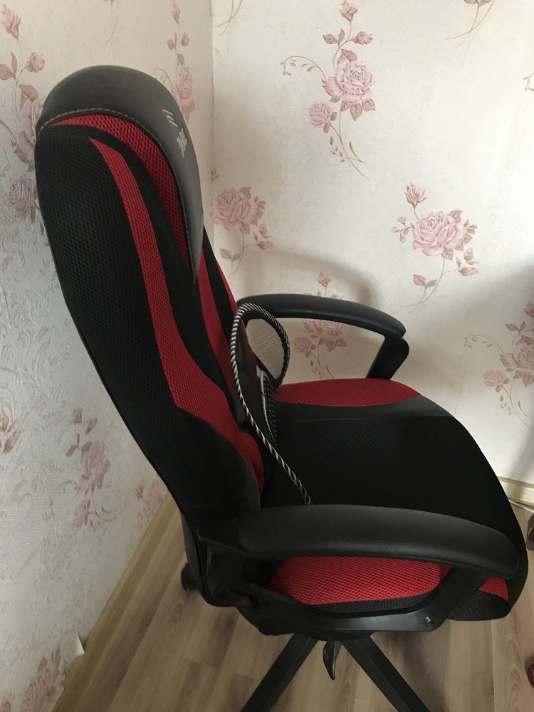 Продам кресло игровое и для роботы дома