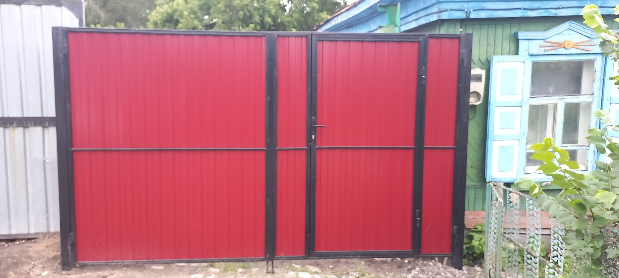 Продам готовые ворота с калиткой, возможна установка
