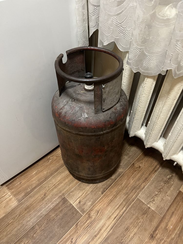 Продается газ.плита и балон, состояние б/у