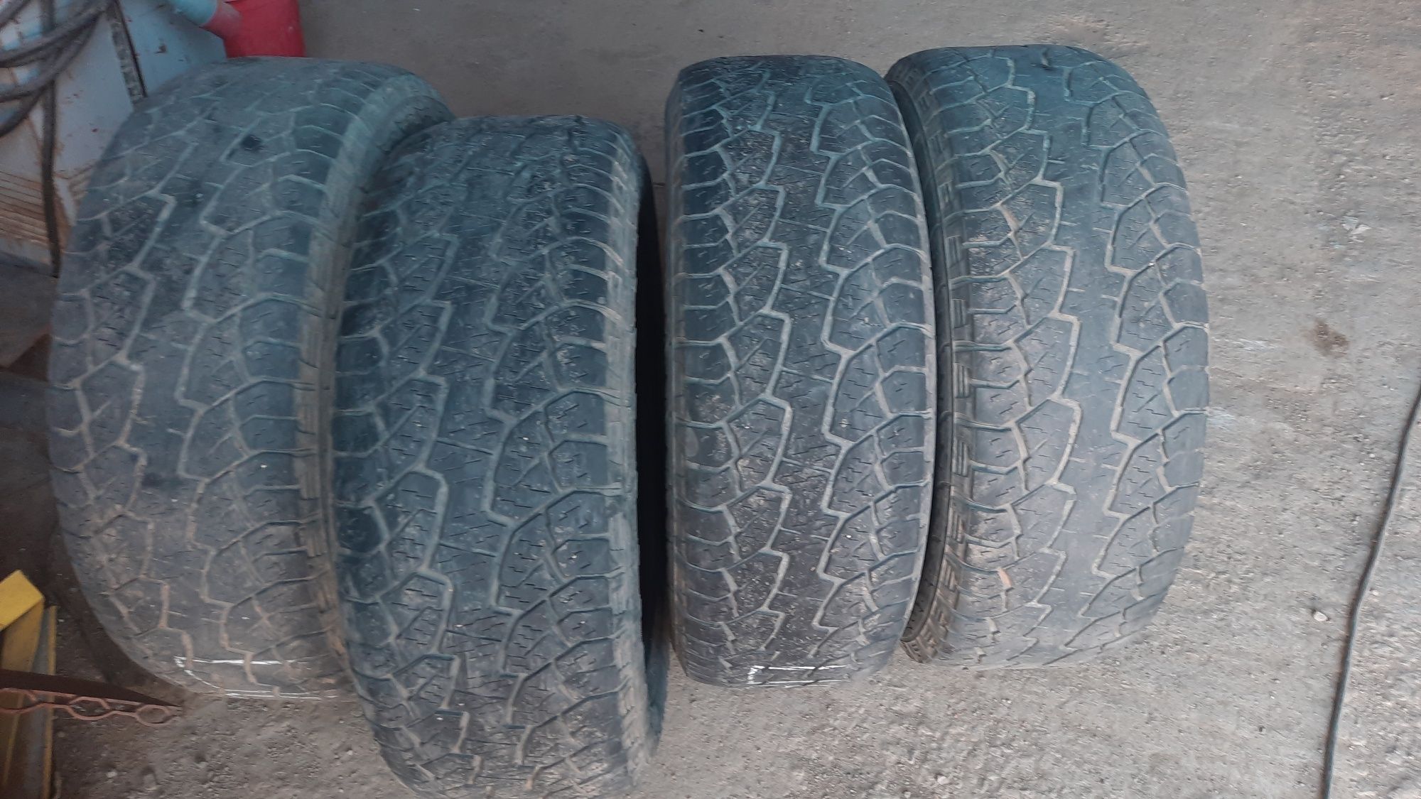 Шины б/у 275 60 R20, 275 65 R17, 265 65 R17.
