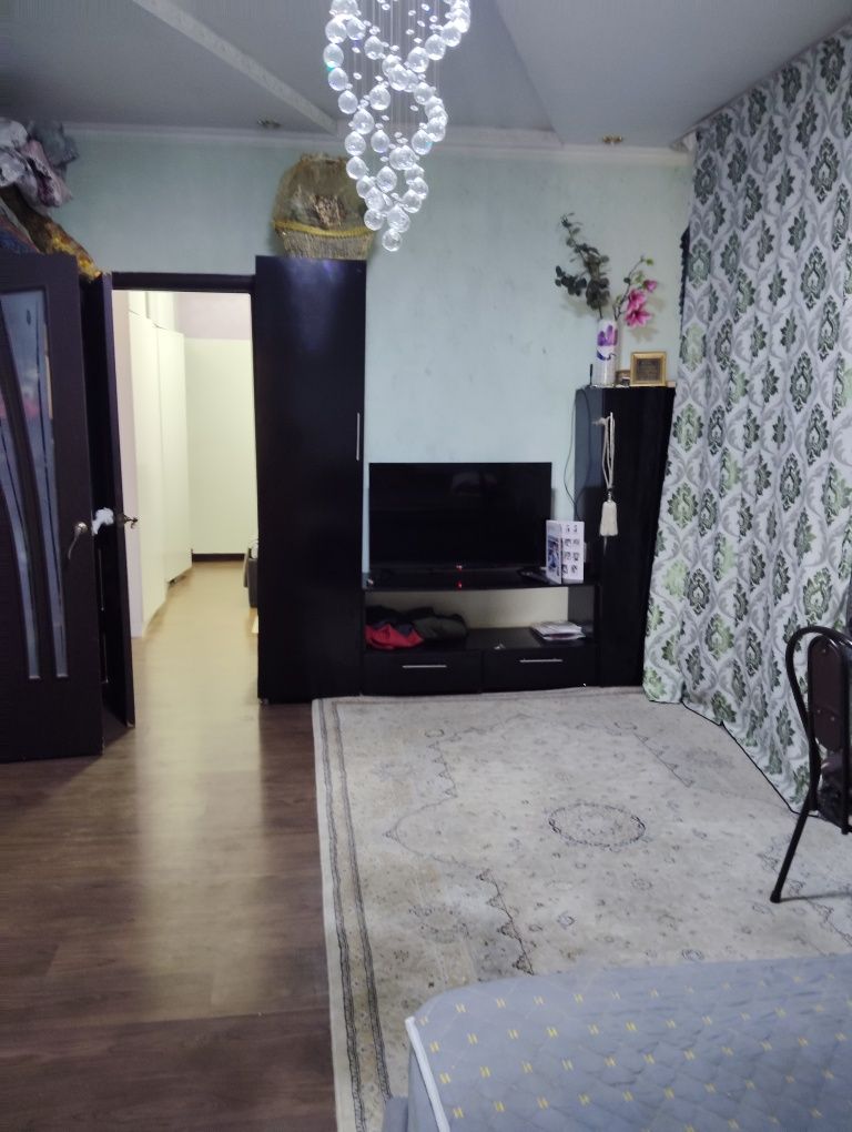 Продам уголок для телевизора!