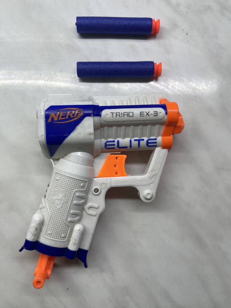 Nerf elite стреляет лучше длиноствольных