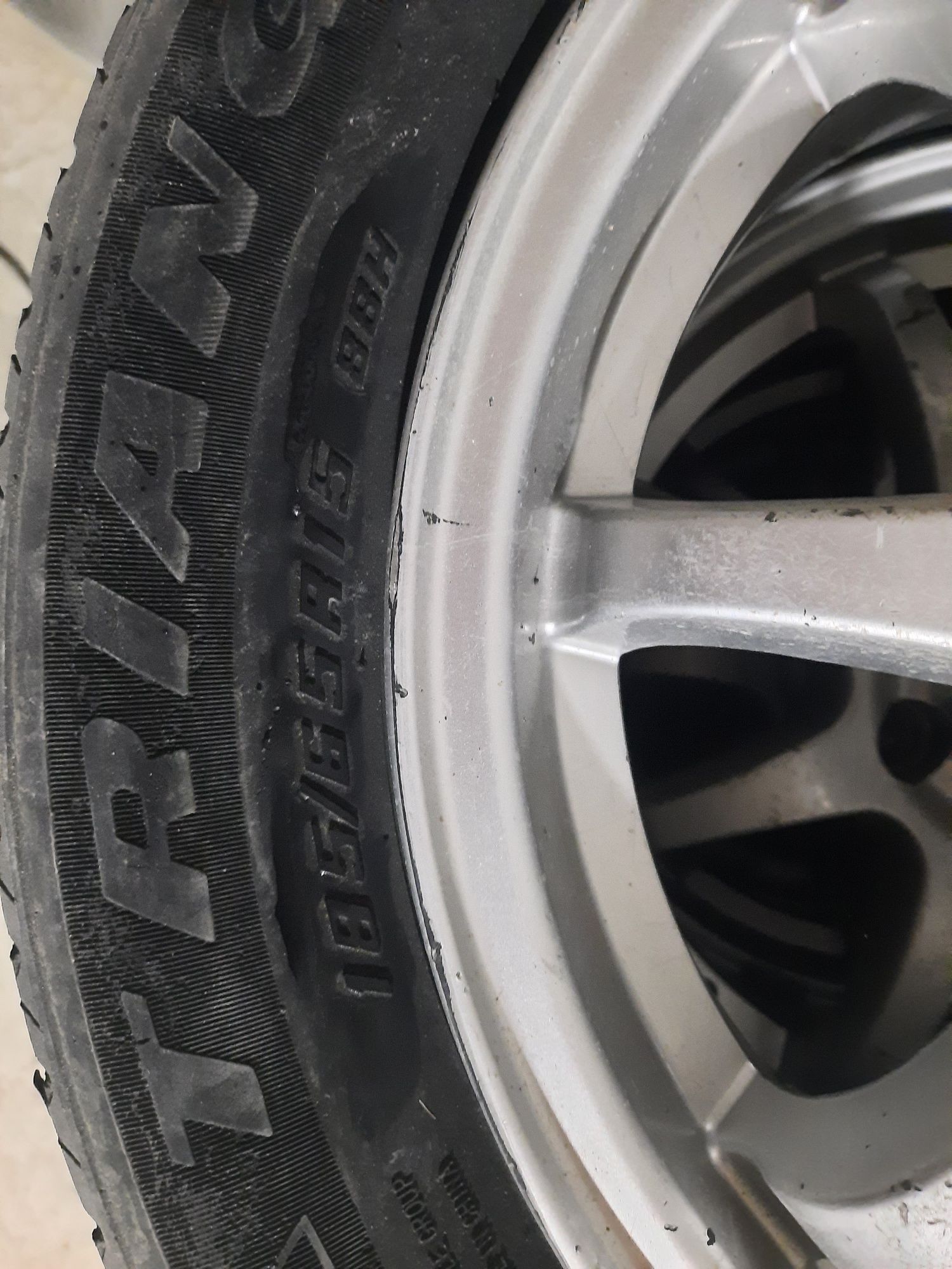 Продам диски с летней резиной комплект. 185/65R15