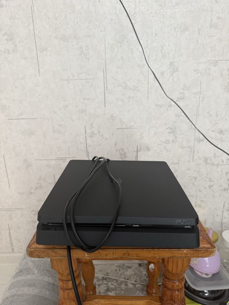 P4 slim 1TB в отличном состоянии