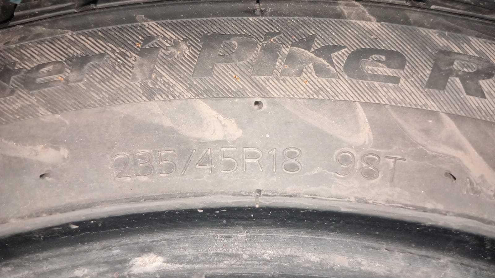Шины зимние 235/45 R18