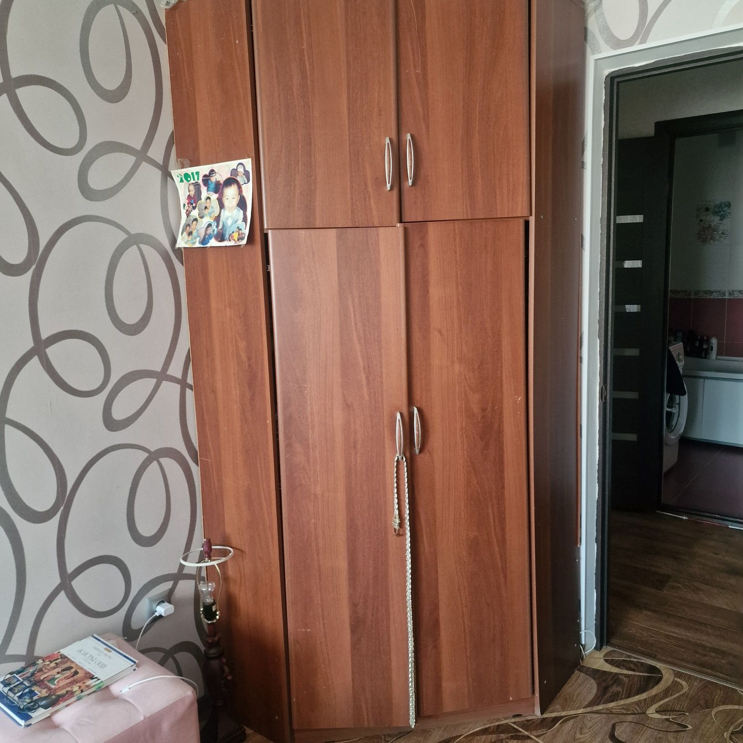 Продам шкаф угловой