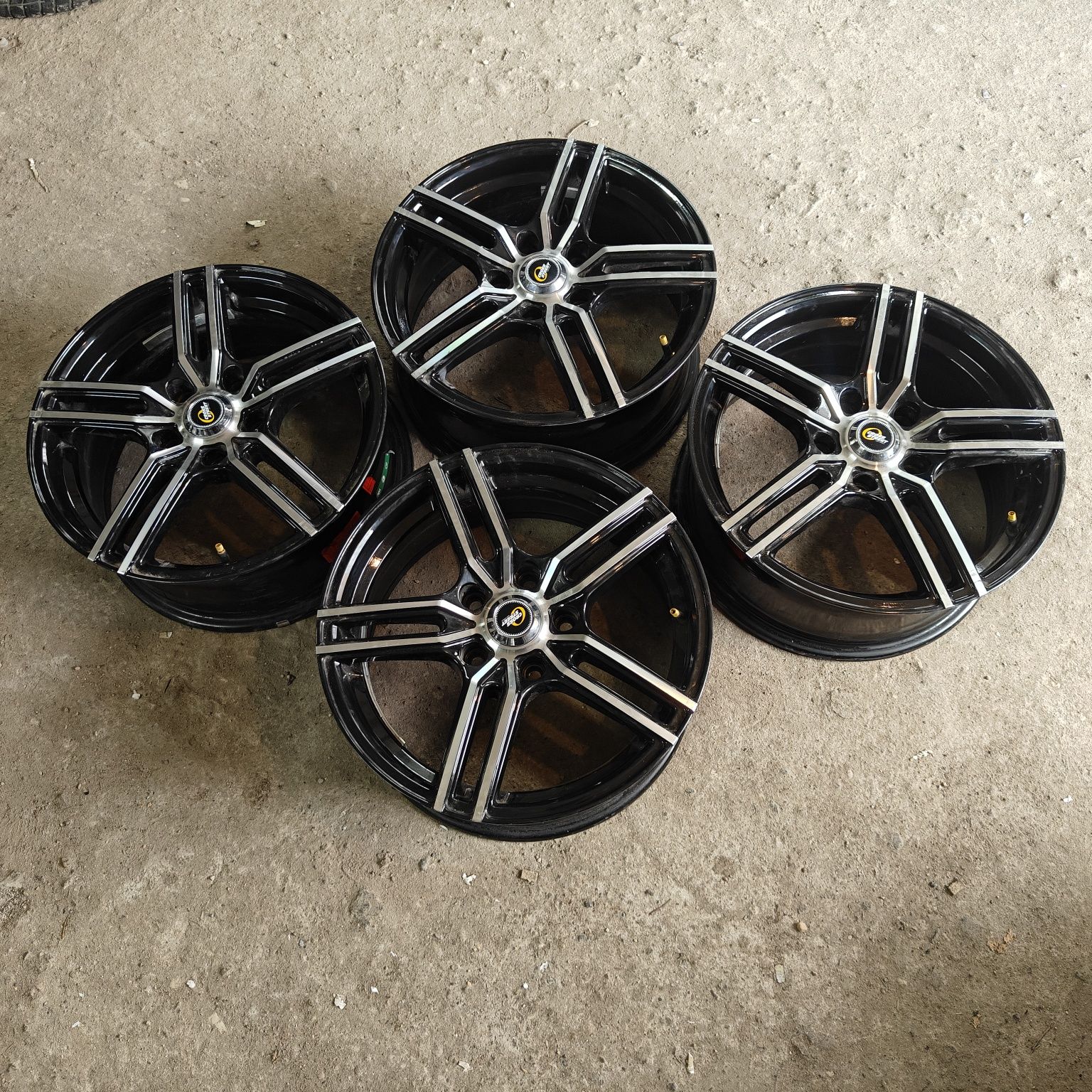 R16 PCD 5 *114,3 Комплект легкосплавных дисков