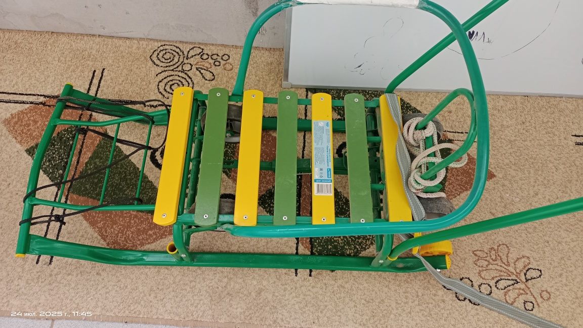 Продам санки на колёсиках