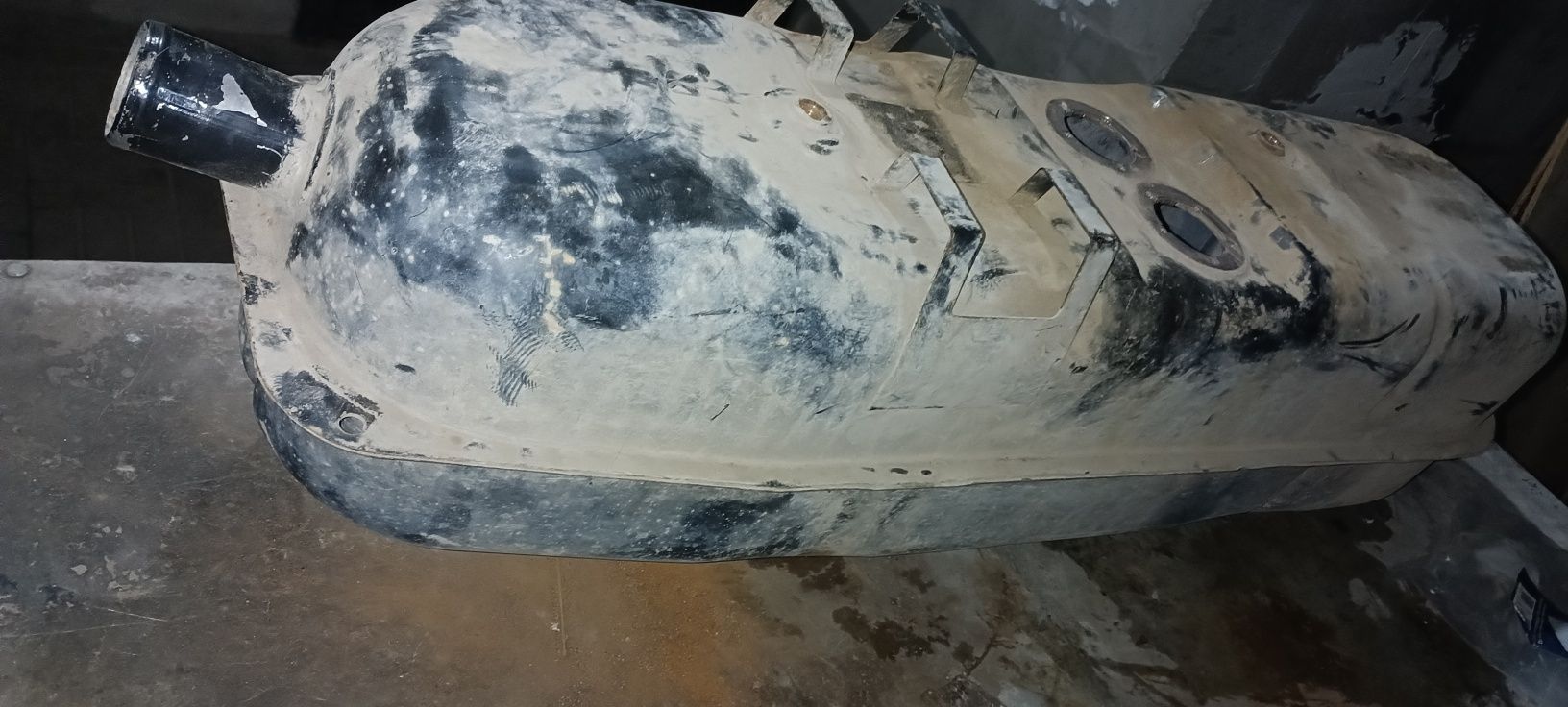 Продам топливный бак левый и правый