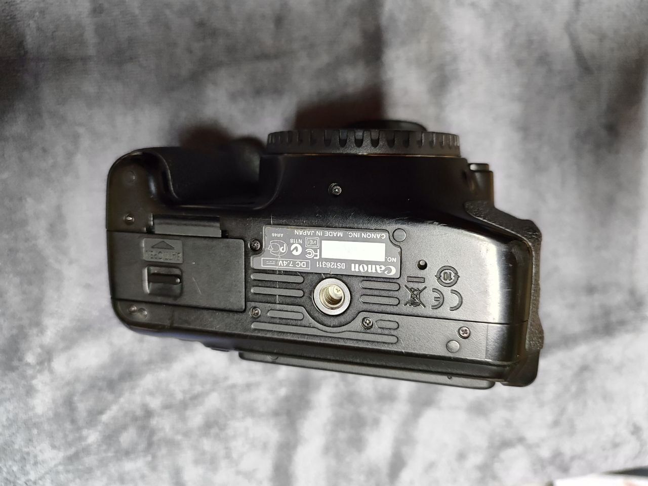 Canon 600D  тушка без ничего