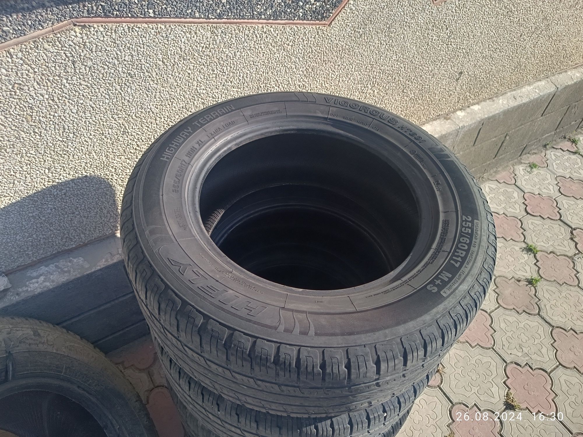 Продам комплект резины