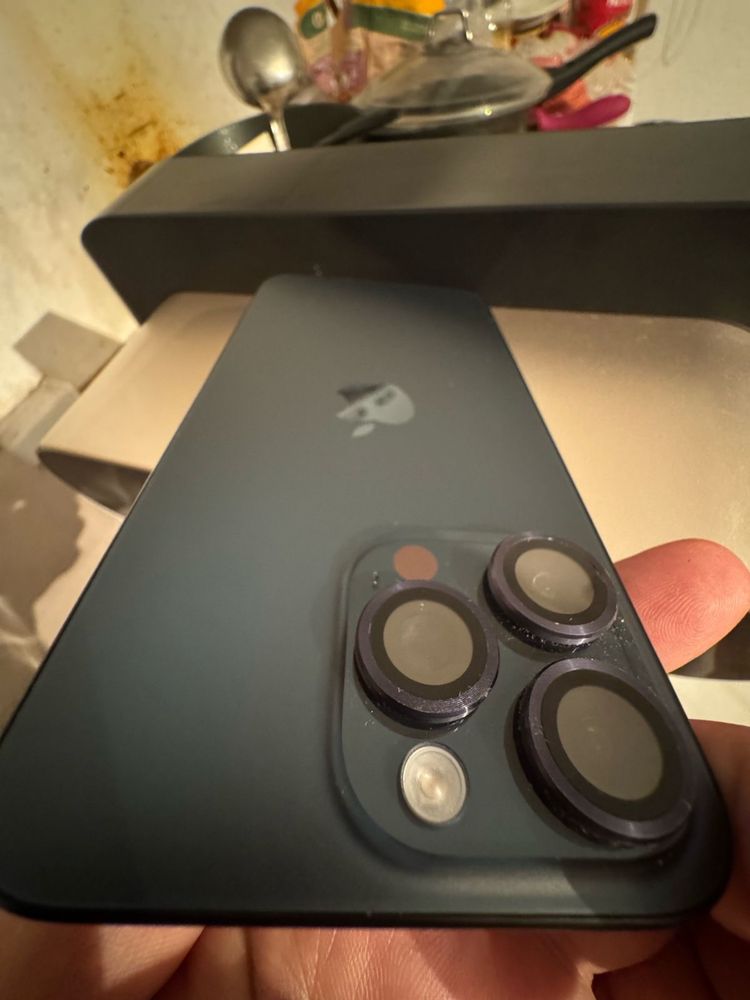 Срочно продам apple iPhone 15 Pro MAX