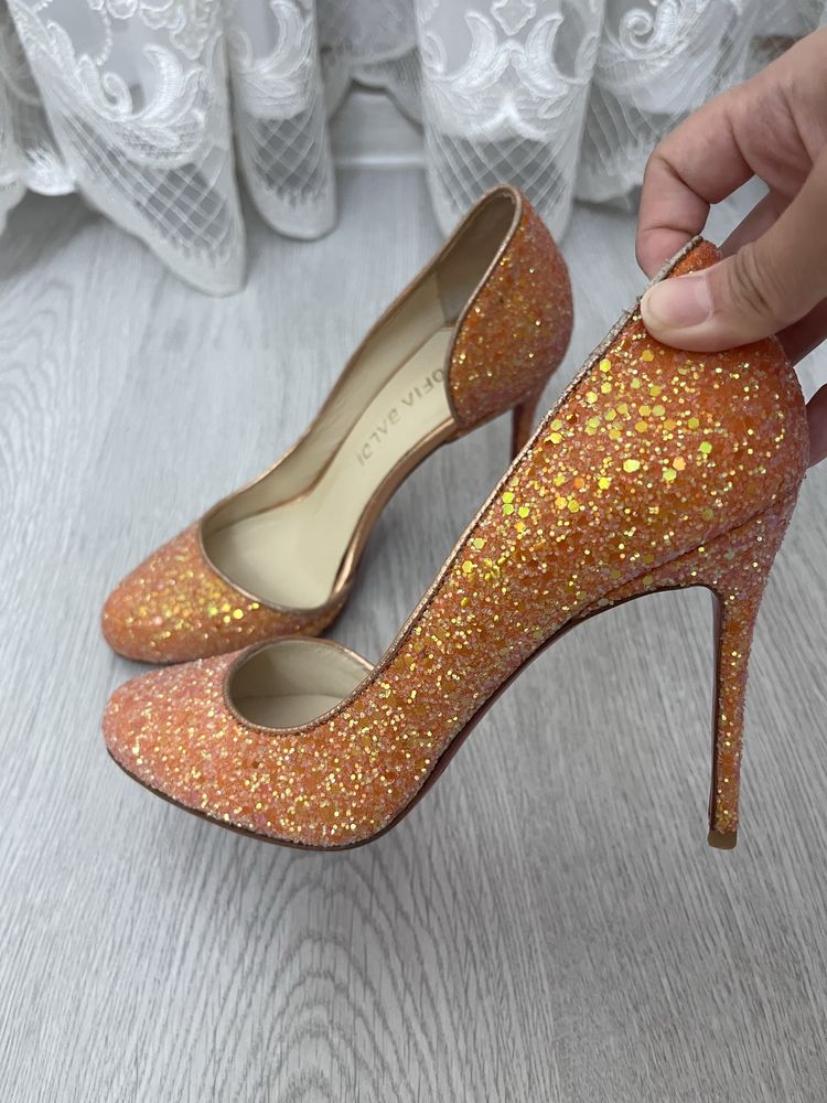 Продам стильные женские туфли