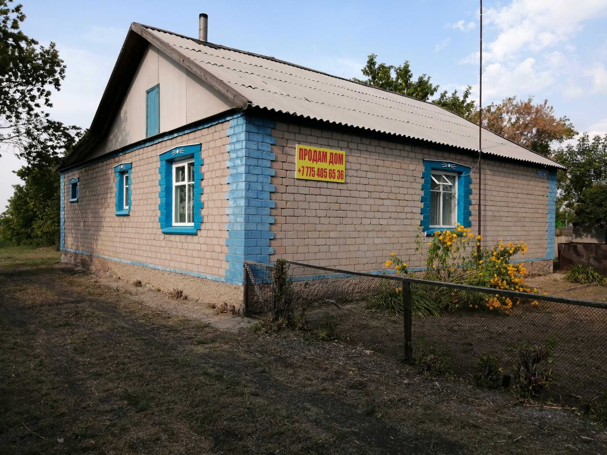Дом в Жанаесиль, Дом в селе Новоишимка. Дом в пригороде Астаны.