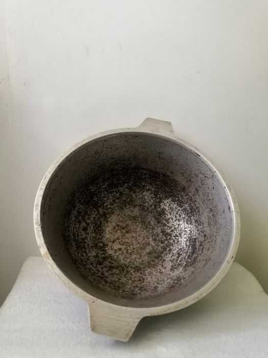 ОТДАМ ДАРОМ казан, средний, (3л), 24*14*11 см, чугун, советский, бу