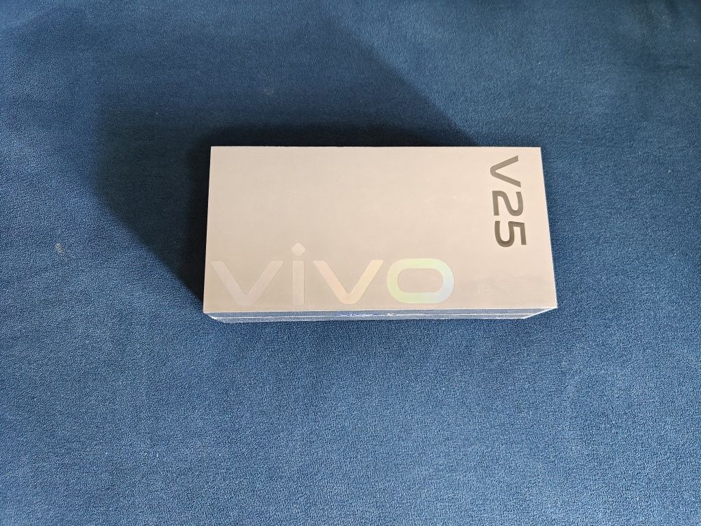 Смартфон Vivo V25