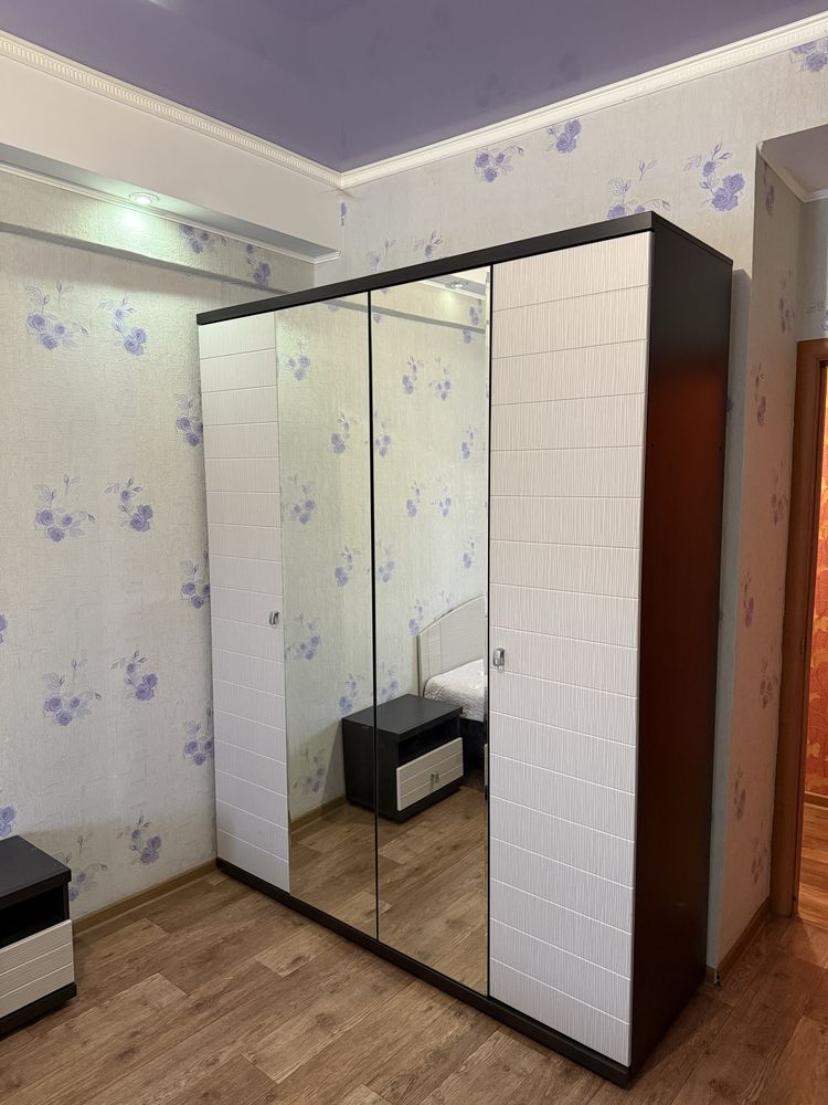 Продам спальный гарнитур