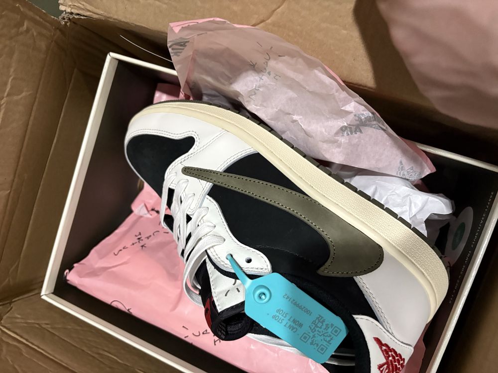 Travis Scott x Air Jordan 1 Low OG SP "Medium Olive"