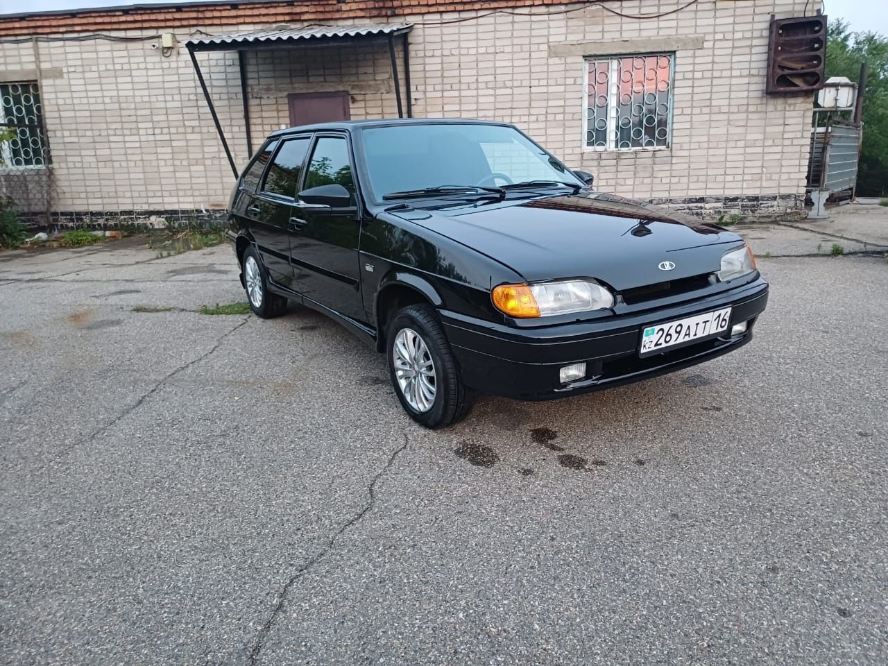Автомобиль Lada 2014