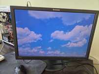 Монитор 24' 1920х1200!!! Lenovo. Dvi, vga.
