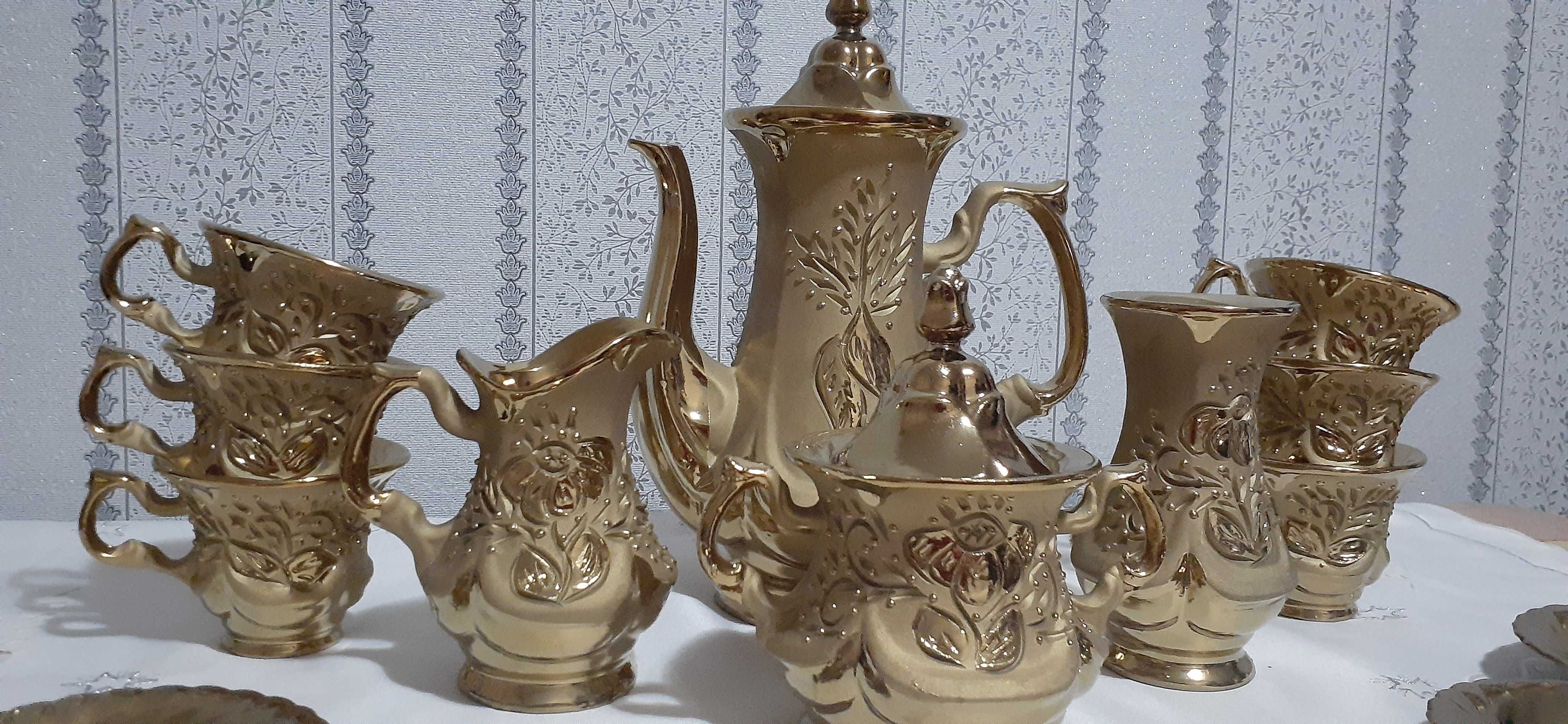 Шикарный сервиз новый на 6 персон