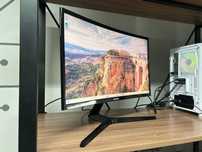 Игровой изогнутый монитор Samsung 24 диагональ 144Гц VA Full HD