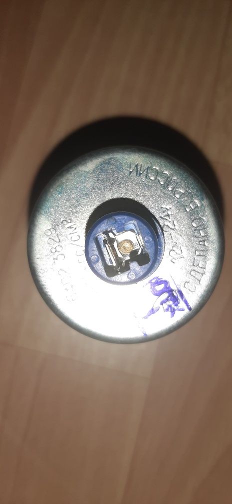 Продам датчик давления масла 24 вольта