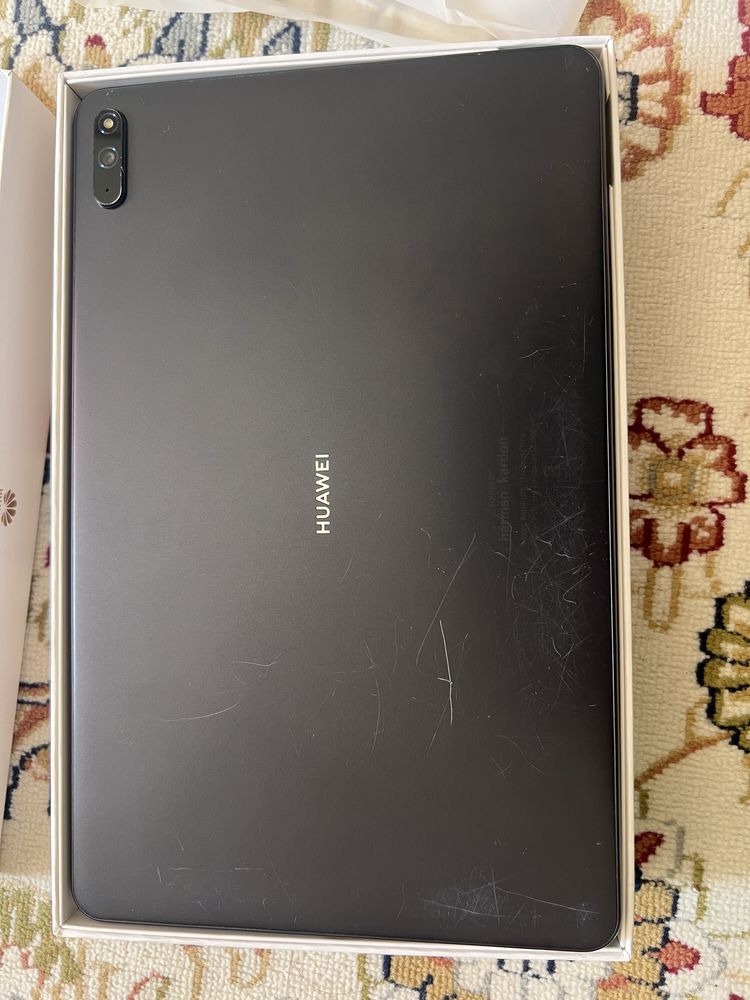 Huawei Matepad продается.Коробка , документы, зарядка все есть.