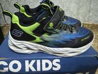 Продам кроссовки фирма skechers размер 33 в идеалтном состоянии