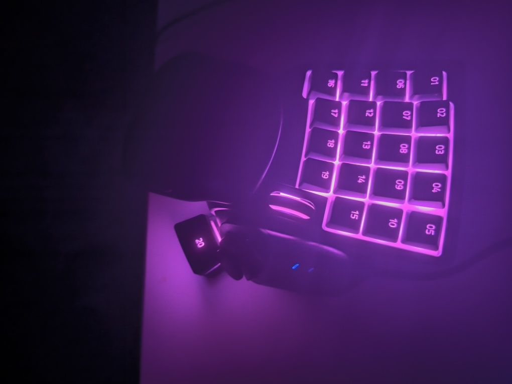Оригинальная мини клавиатура Tartarus V2 для гейминга, дизайна и тд.