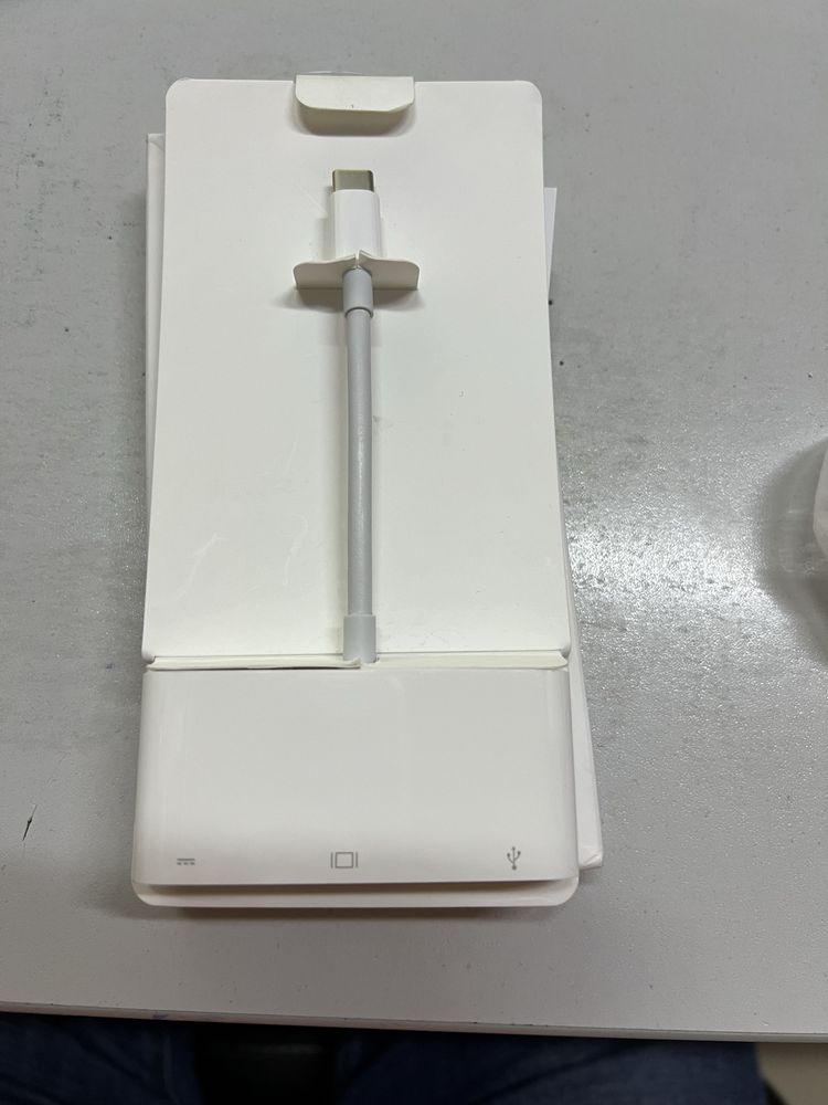 Переходник Apple USB-C-VGA MJ1L2 белый