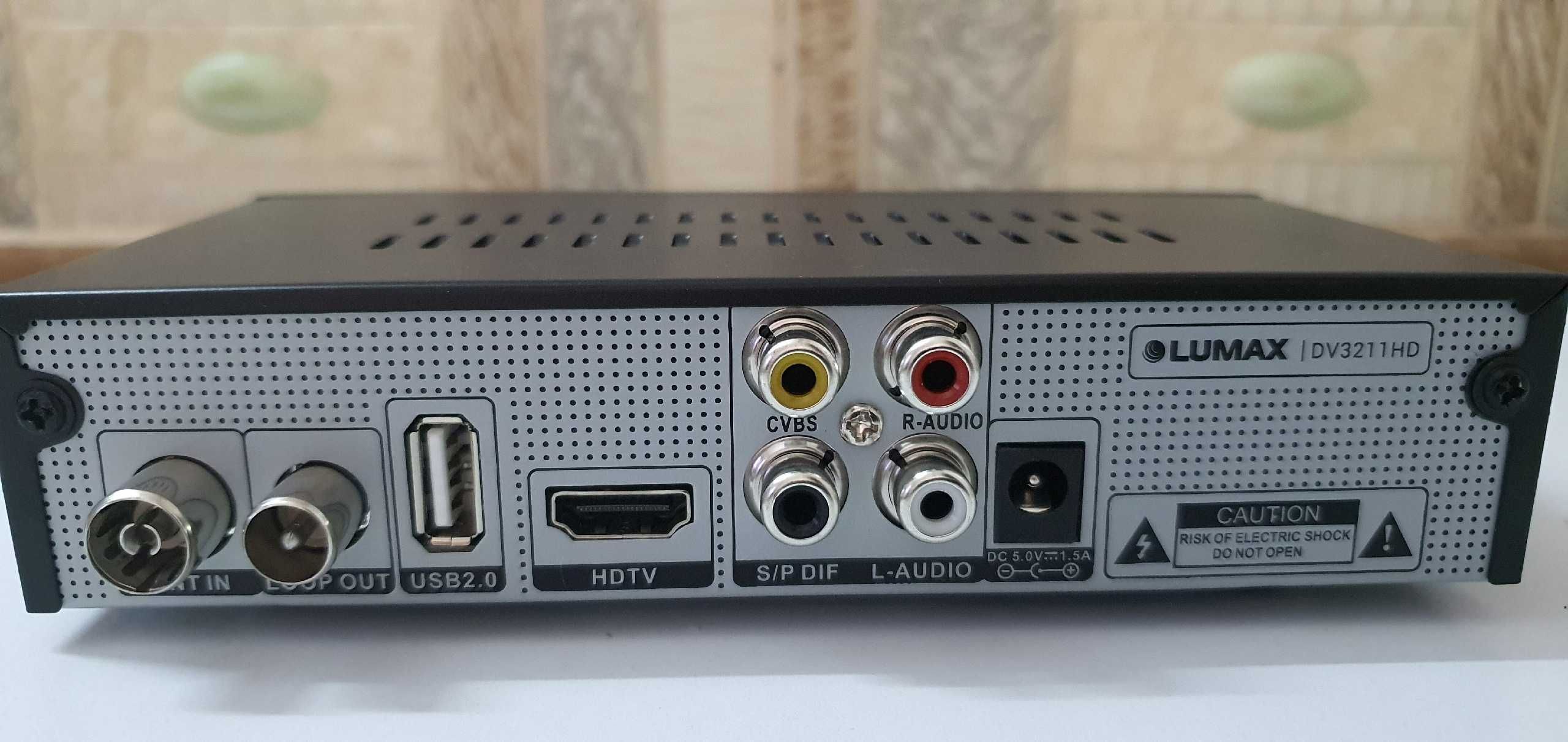 Приставка для цифрового ТВ Lumax DV3211HD