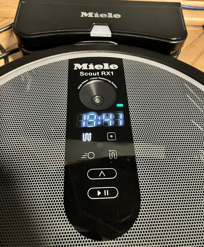 Робот-пылесос Miele Scout RX1