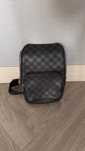 Louis Vuitton Damier Graphite Sling Bag (Сумка на одно плечо)