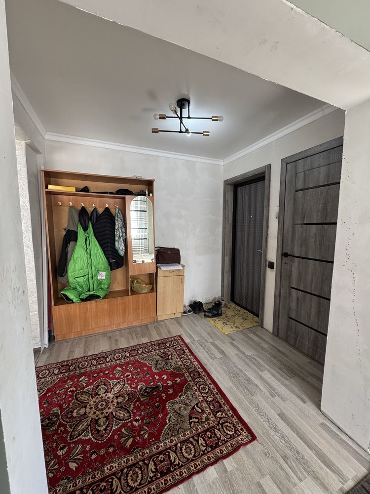 Продам 4 комн.кв,ул.Островского 6.S=60кв.м.Этаж 2/5