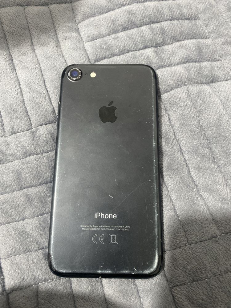 iPhone 7 в идельный состояние
