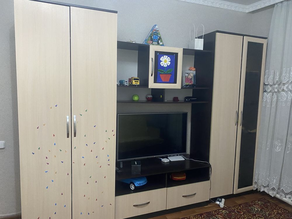 Продам стенку в гостиную