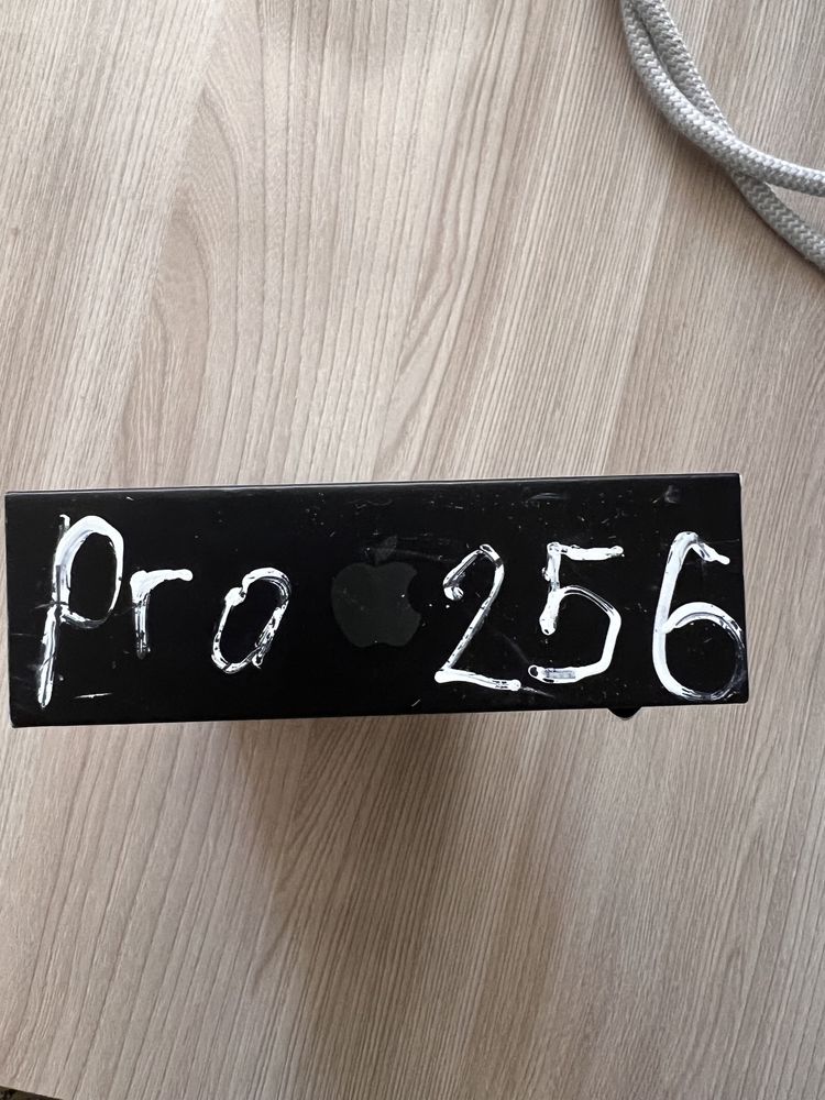 Продам Айфон 13 про 256