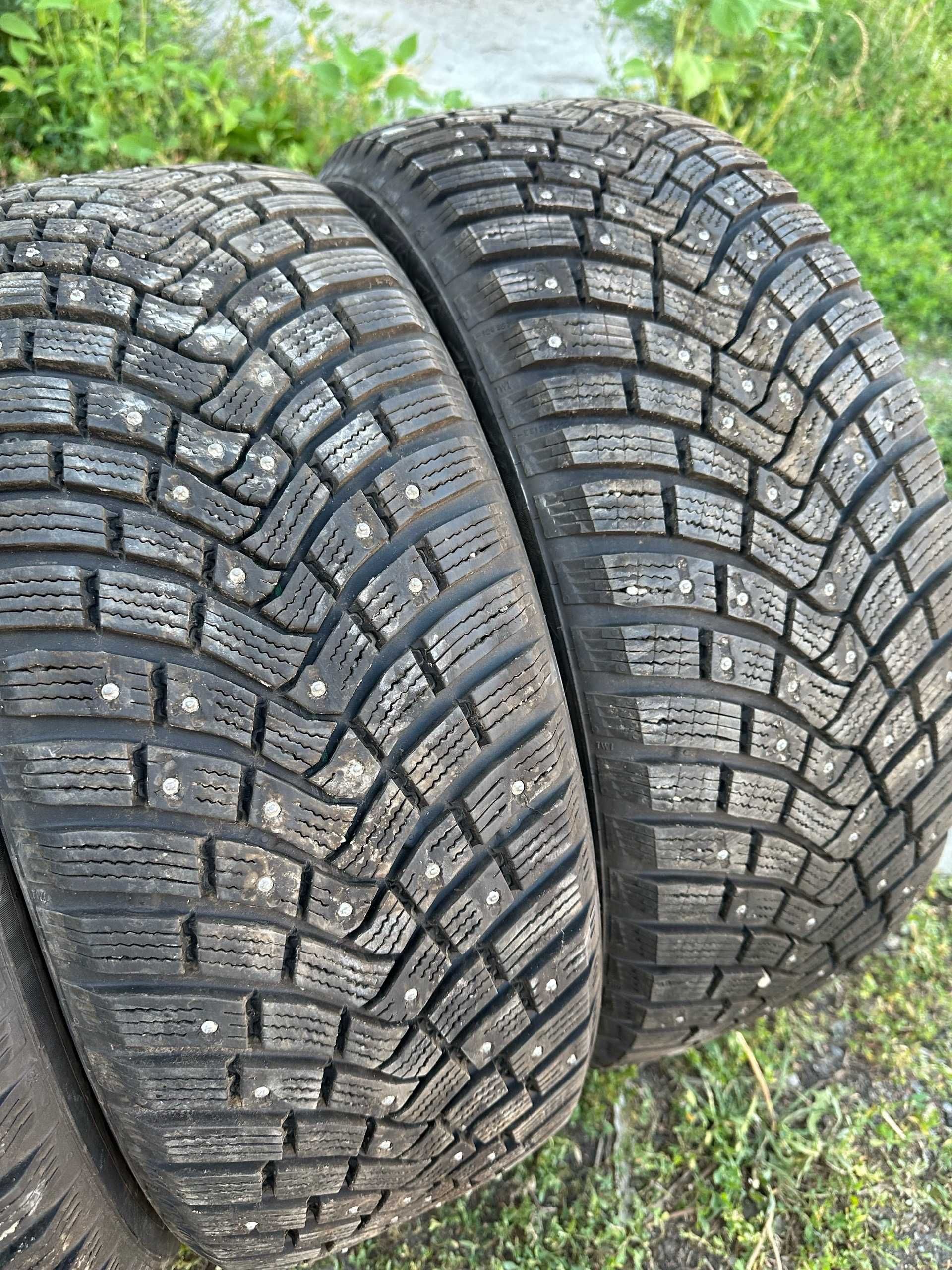 215/55 R17 Зимние шины Continental IceContact 3