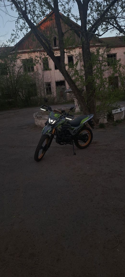 Мотоцикл zfyc 250 кубов.