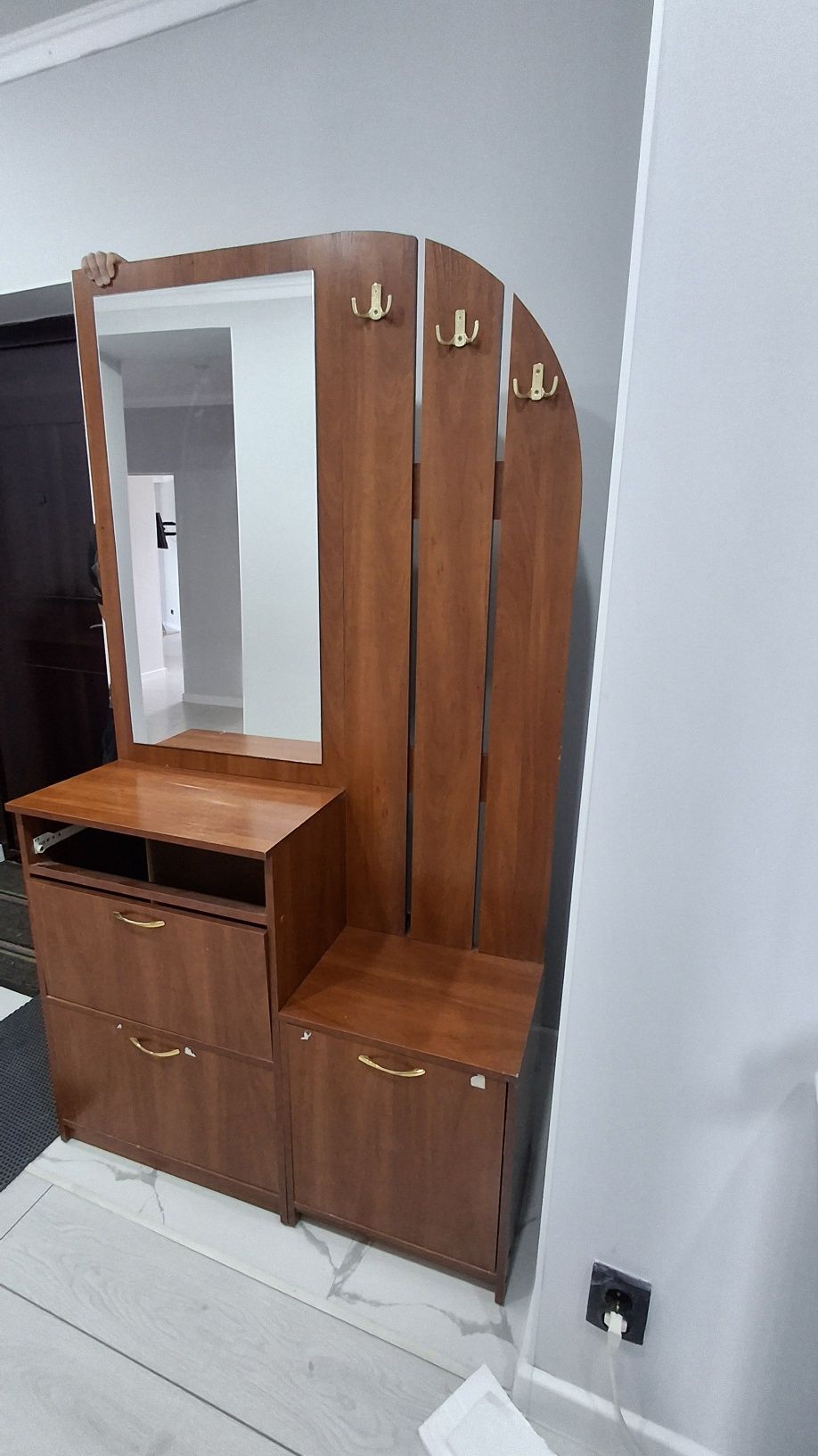 Продам прихожую в хорошем состоянии