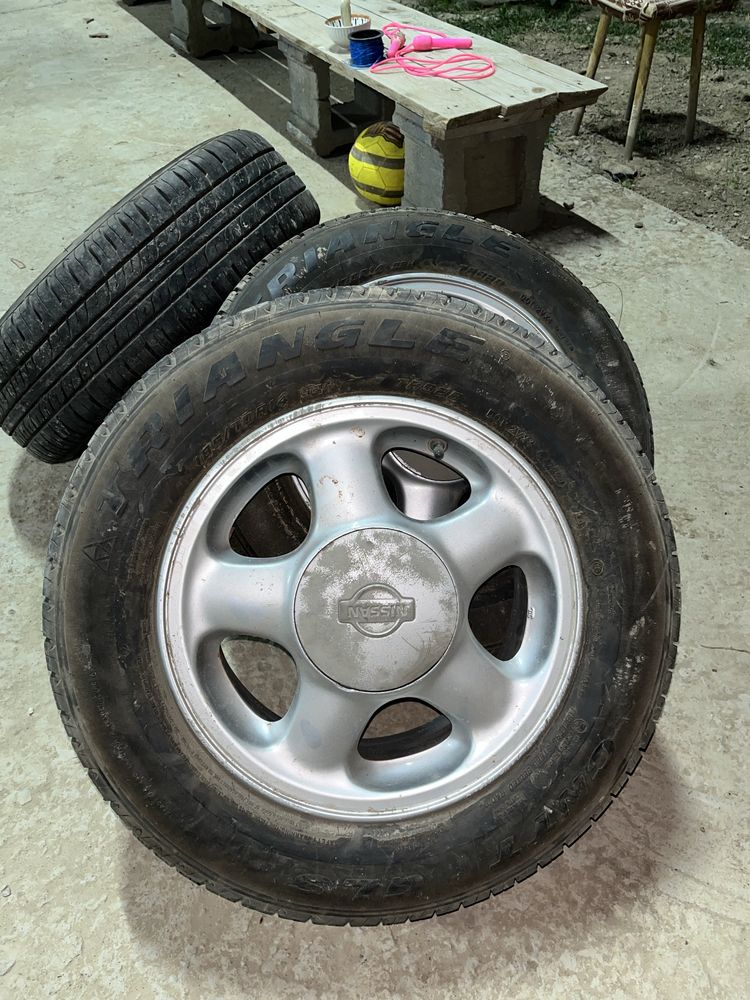 Шины покрышки с дисками 185/70/r14 4 шт