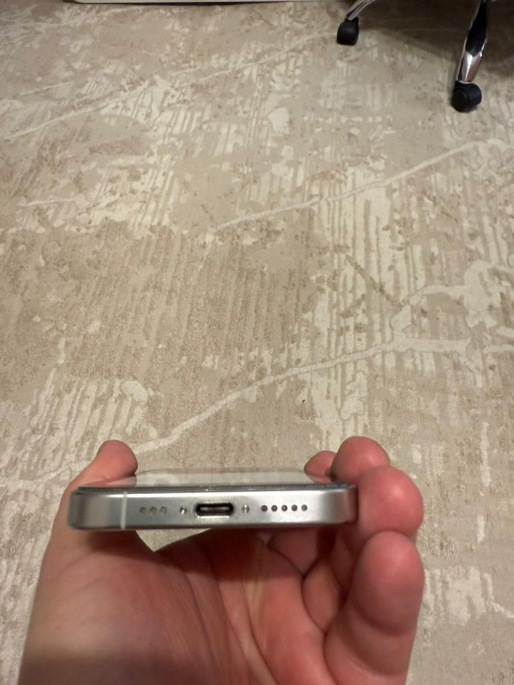 Продам iphone 15 pro 128 gb white в идеале