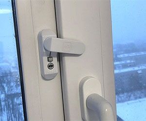 Фурнитура на окна и двери
