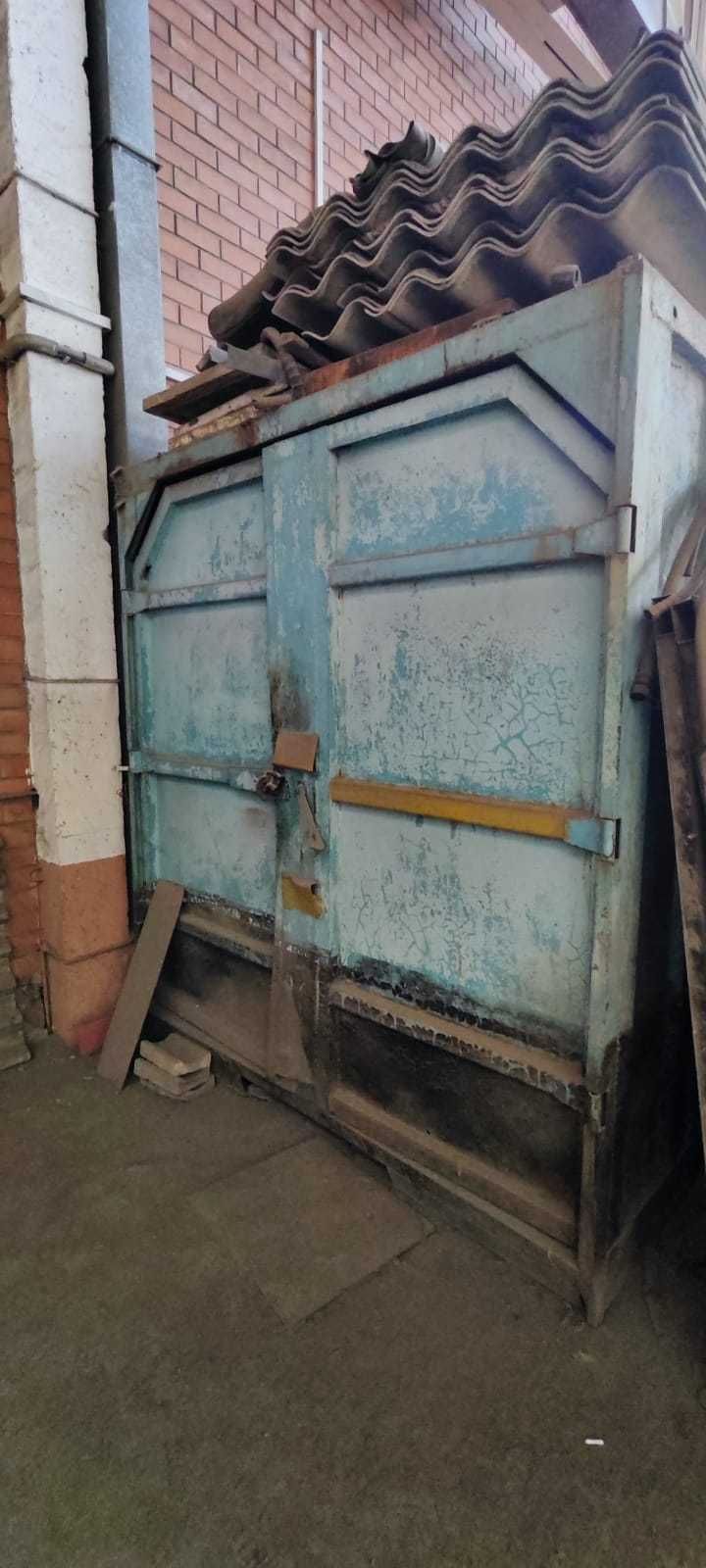 Шкафы металлические, контейнер
