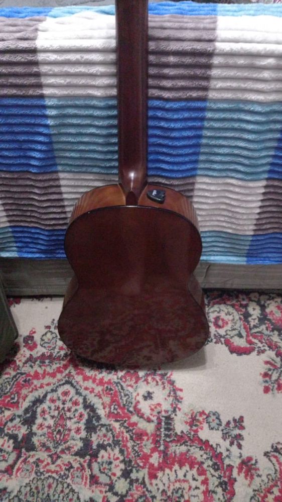 Гитрара yamaha c40