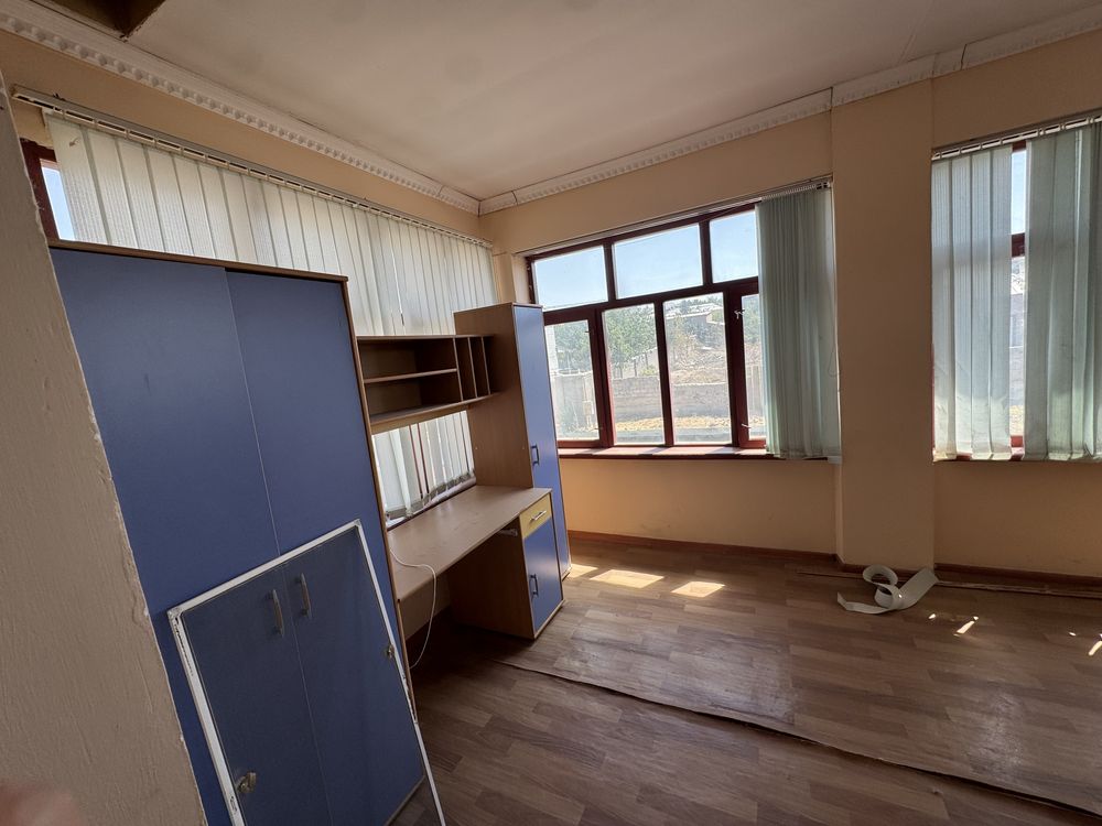 Сдается 2х этажный дом в аренду.